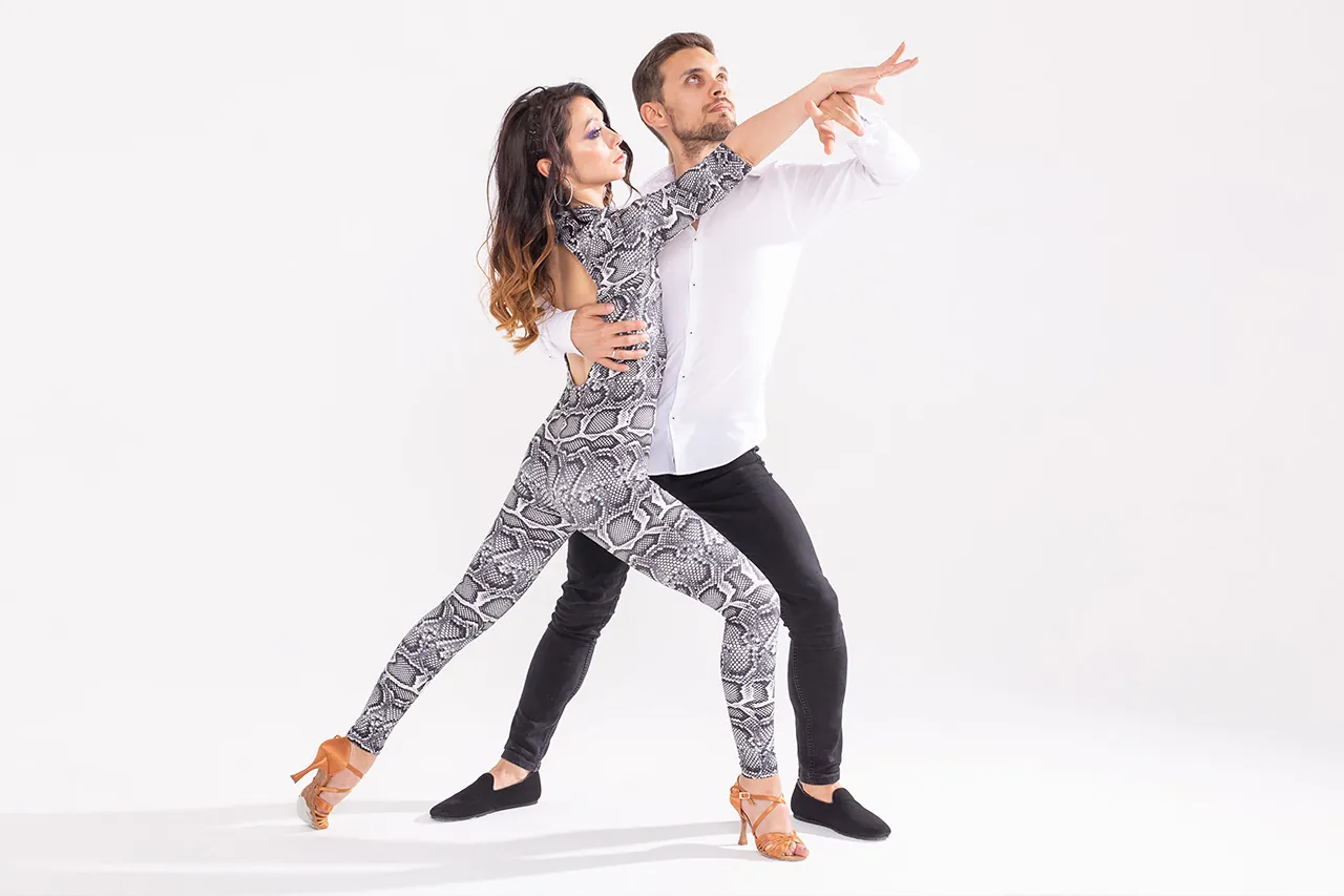 Бальные танцы для взрослых в Ташкенте - школа Империя